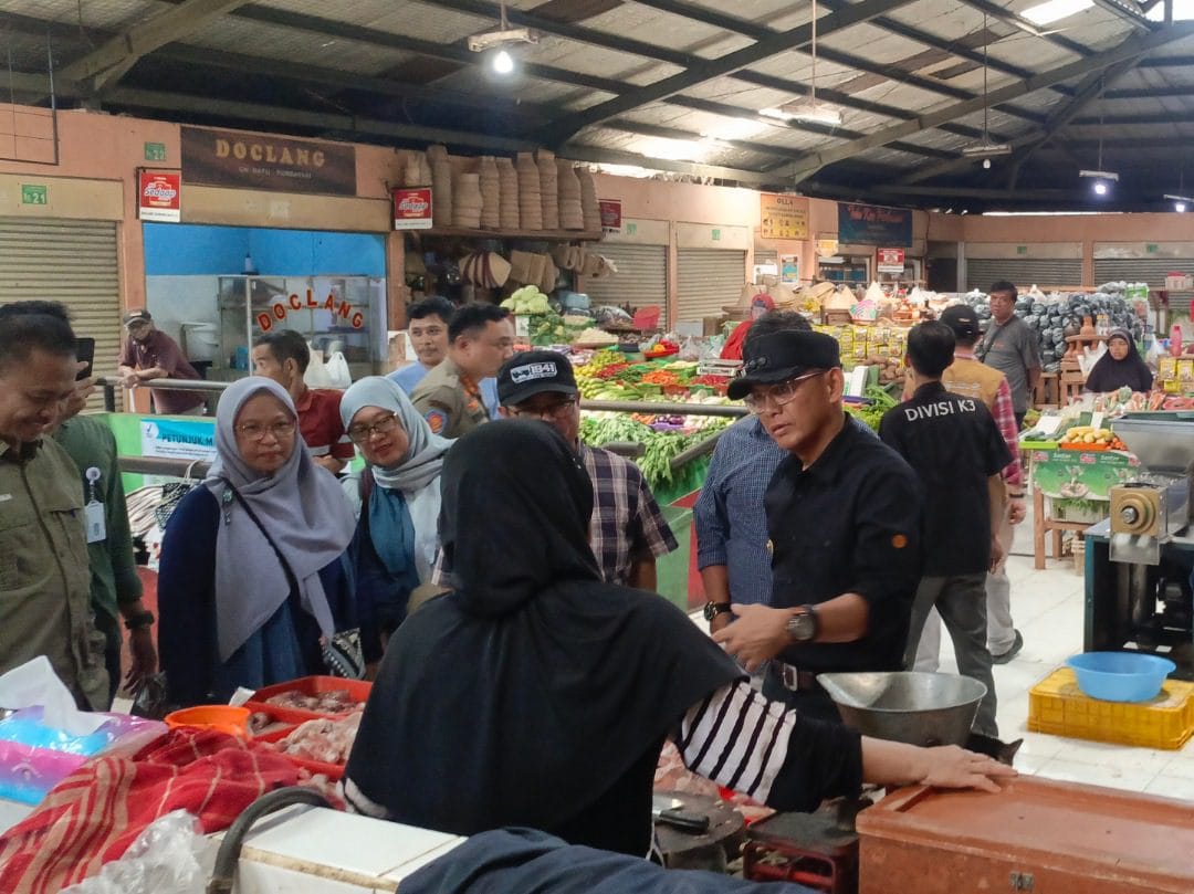 Sidak di Pasar Gunung Batu, Pj Wali Kota Bogor Terima Keluhan Pedagang