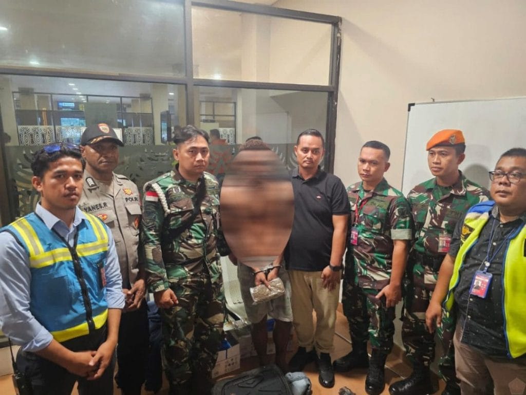 Personel TNI AU Lanud Silas Papare Gagalkan Penyelundupan 17 Paket Ganja