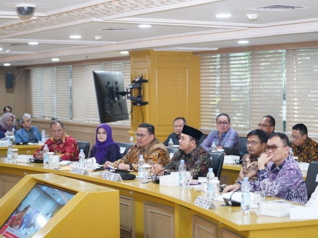 Di Rapat Komite I DPD RI, Bawaslu Ungkap Pelanggaran 314 Netralitas ASN