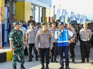 Panglima TNI bersama Kapolri Tinjau Kesiapan Arus Mudik Nataru 2025 di Tol Prambanan