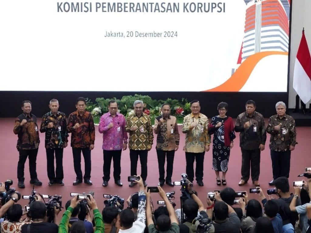 Pimpinan dan Dewan Pengawas Baru KPK Resmi Dilantik