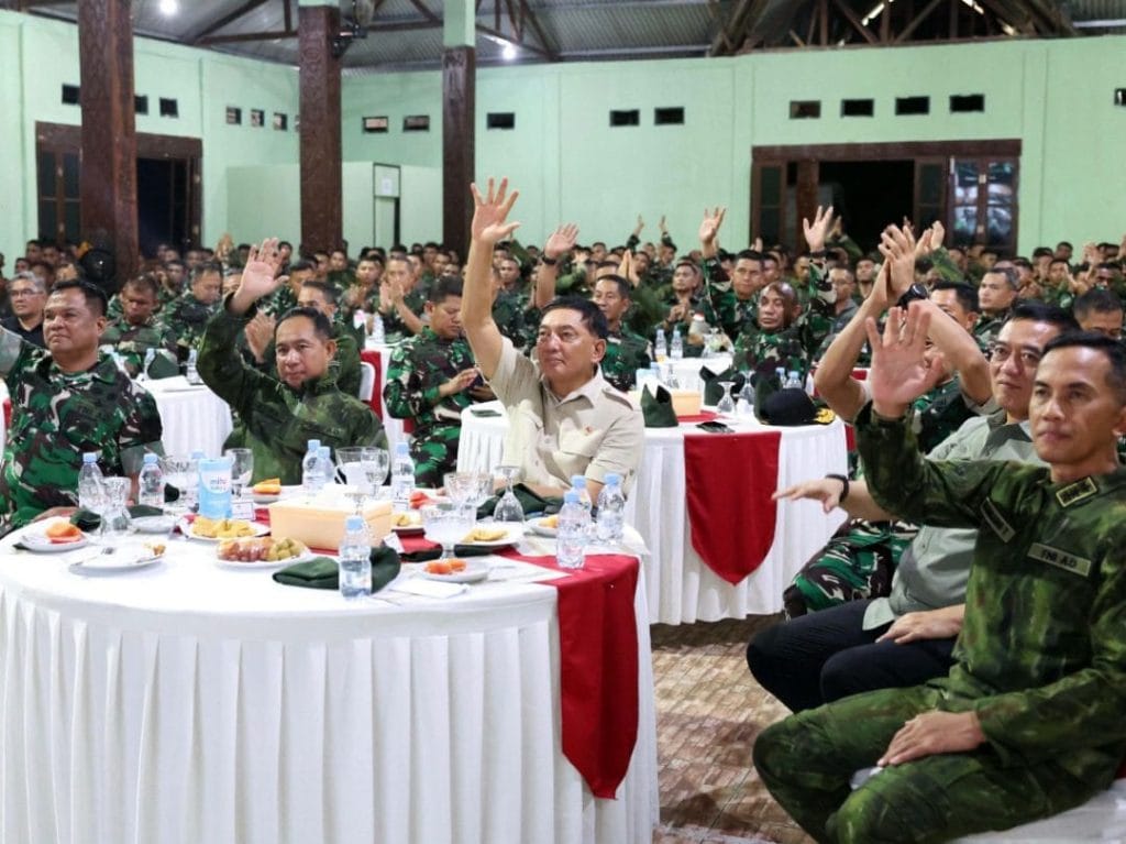 Panglima TNI dan Menhan RI Hadiri Malam Akrab Bersama Prajurit di Papua