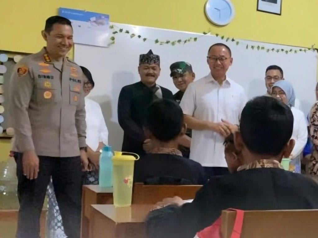 Kapolresta Bogor Kota Dampingi Wakil Ketua MPR RI Tinjau Program Makan Bergizi Gratis