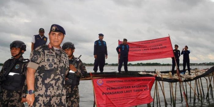 KKP Segel Pagar Bambu Misterius di Perairan Tangerang