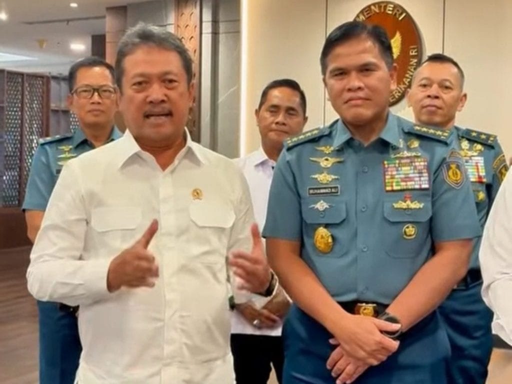 Menteri KKP dan KSAL Sepakat Bongkar Pagar Laut di Tangerang
