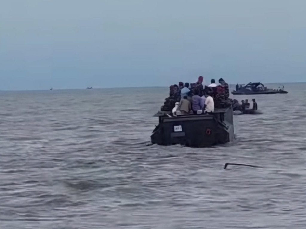 Naiki Ranpur LVT-7, KSAL dan Titiek Soeharto Pantau Langsung Pembongkaran Pagar Laut di Tangerang