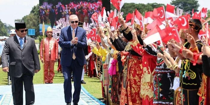 Presiden Erdogan Tiba di Istana Bogor, Disambut Meriah Oleh Ratusan Pelajar