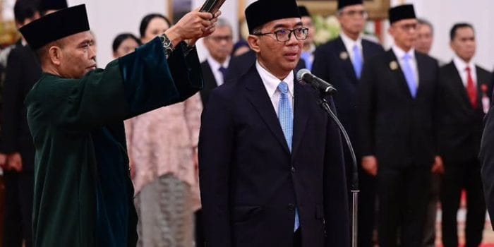 Presiden Lantik Brian Yuliarto sebagai Mendikti Saintek Gantikan Satryo Brodjonegoro