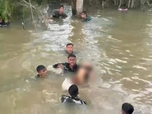 Prajurit Lanud SIM Selamatkan Warga Tercebur ke Kali, Danlanud Beri Apresiasi