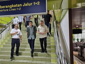 Seskab dan Menhub Tinjau Kesiapan Stasiun Gambir Hadapi Arus Mudik Lebaran 2025