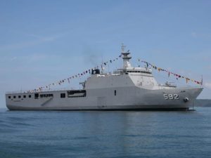 KRI Banjarmasin Angkut 1.638 Pemudik ke Semarang dan Surabaya