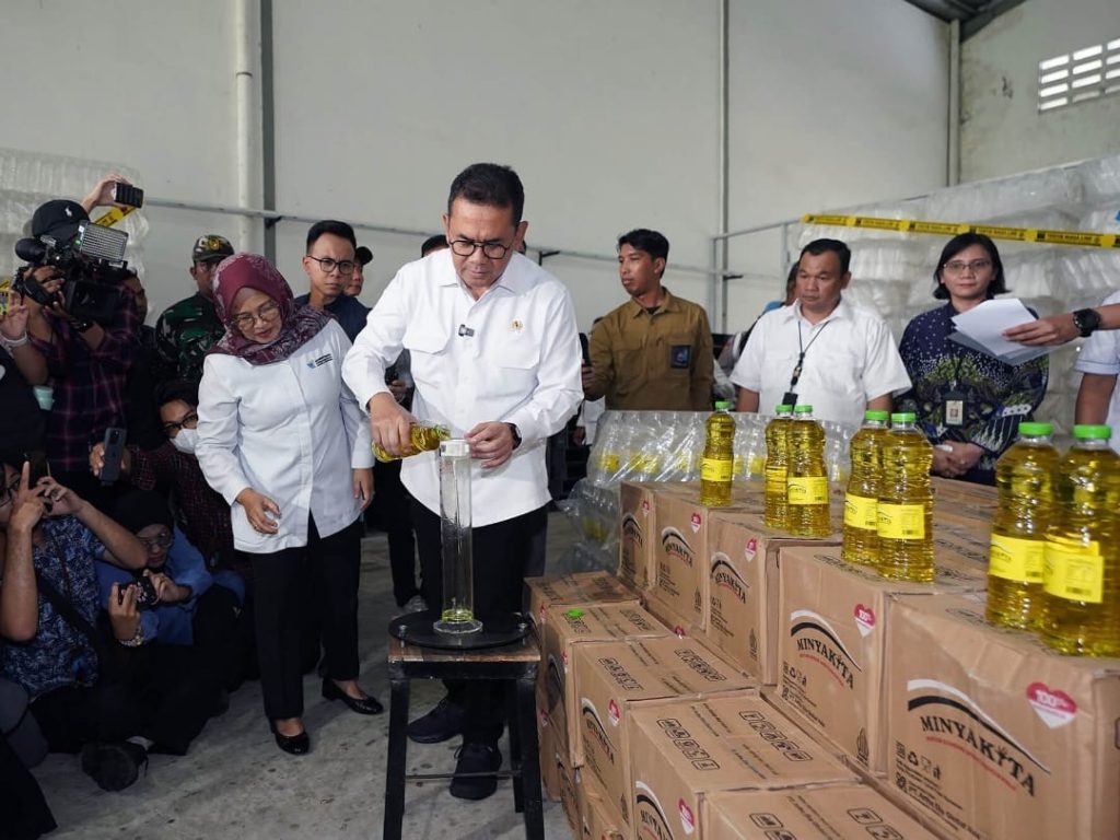 Mendag Ungkap Kecurangan Produsen MinyaKita di Karawang
