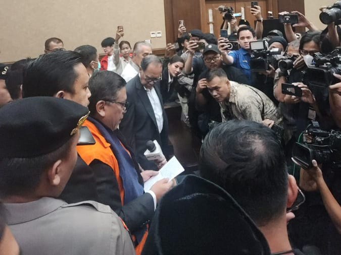 Hasto Kristiyanto Jalani Sidang Perdana, Klaim Sebagai Tahanan Politik