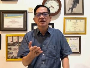 Aktor Ray Sahetapy Meninggal Dunia, Dewi Yull Panjatkan Doa
