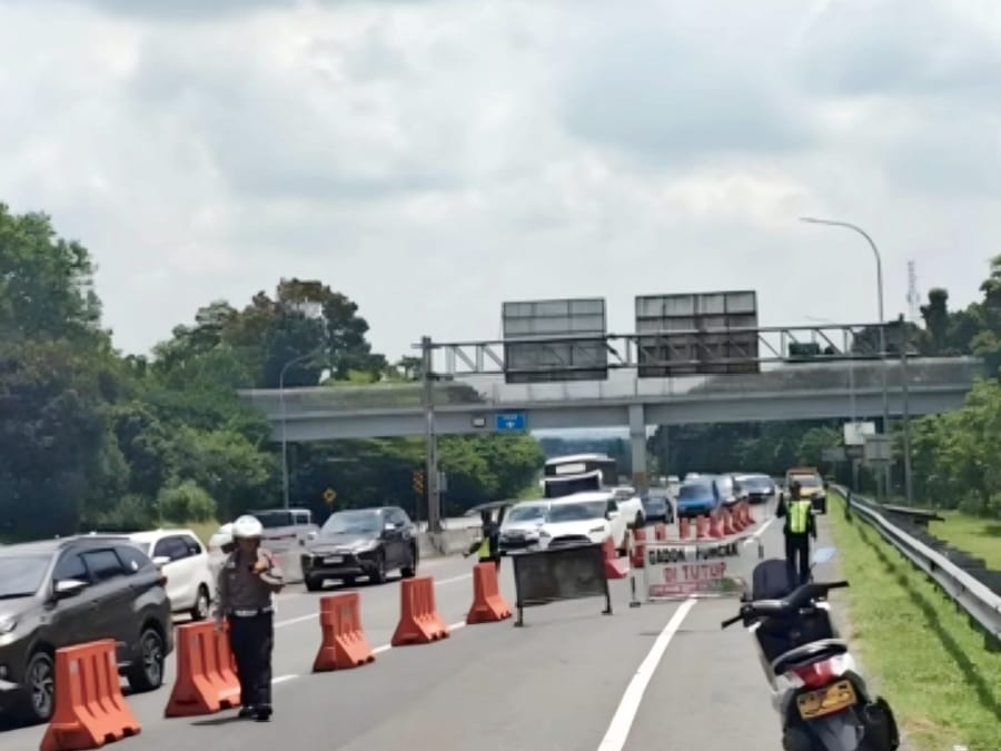 Polri Kembali Berlakukan Contraflow di Tol Jagorawi Menuju Puncak