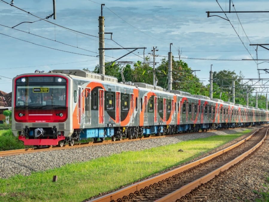 Terima Rangkaian KRL Baru dari INKA, KAI Commuter Lakukan Jalani Uji Dinamis