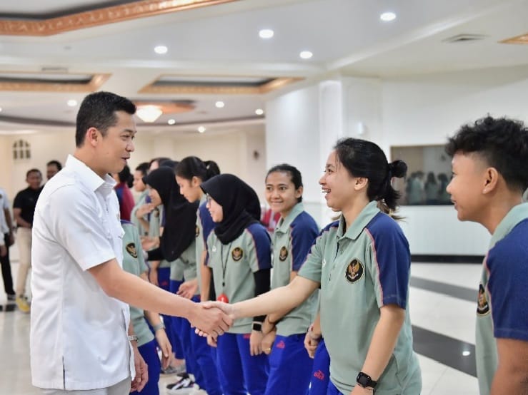 Wamenpora Taufik Hidayat Resmi Lepas Timnas Futsal Putri ke AFC Women’s Futsal Asian Cup 2025