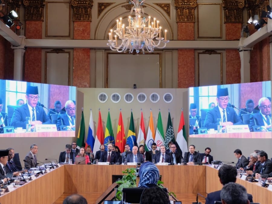 Menlu RI Tegaskan Komitmen Indonesia pada Perdamaian dan Reformasi Global di Pertemuan BRICS