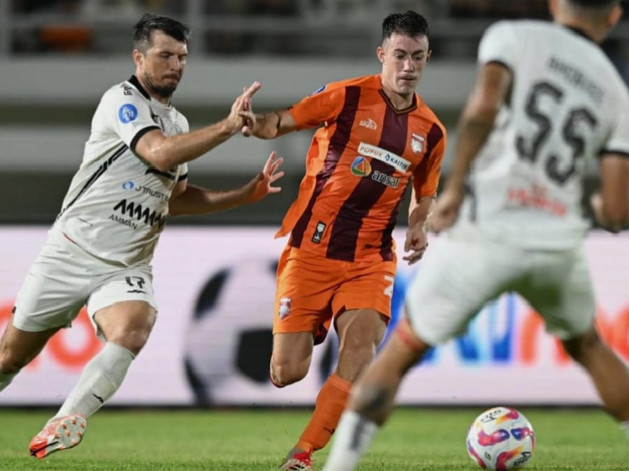 Persija Jakarta Takluk dari Borneo FC, Ricky Nelson Soroti Krisis Striker dan Cedera Pemain