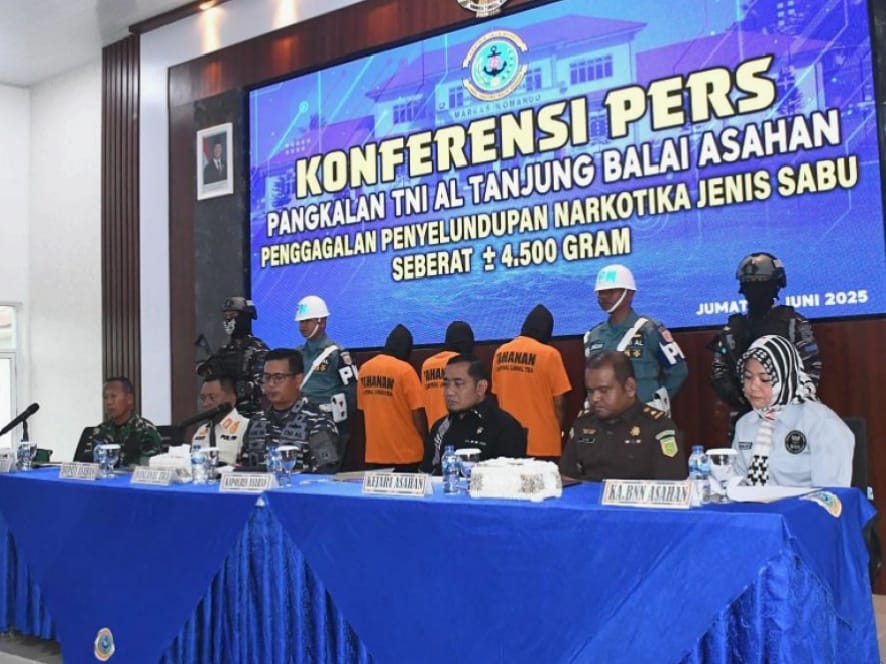 Tim F1QR TNI AL Gagalkan Penyelundupan 4,5 Kg Sabu di Perairan Sumut, 3 Kurir Diamankan