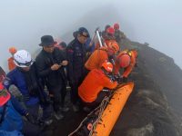 Jenazah Pendaki Brazil Juliana Dievakuasi dari Rinjani, Akan Dibawa ke Bali