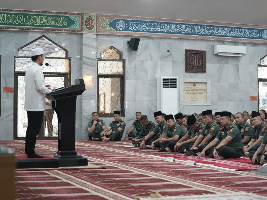 Ustadz Adi Hidayat dan Panglima TNI: Tahun Baru Hijriah Adalah Waktu Hijrah Menuju TNI PRIMA