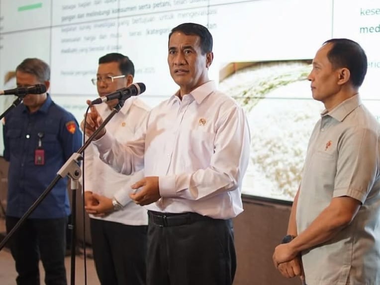 Mentan Amran Tegaskan Tak Gentar Lawan Mafia Beras: "Jiwa Raga Kami Untuk Merah Putih"