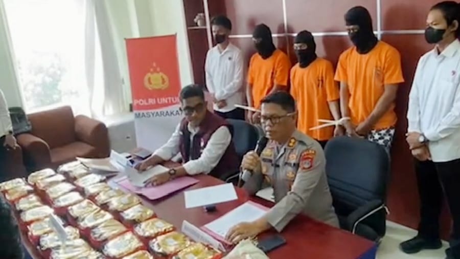 Polda Sulteng Gagalkan Penyelundupan 30 Kg Sabu, Tiga Tersangka Ditangkap di Tolitoli