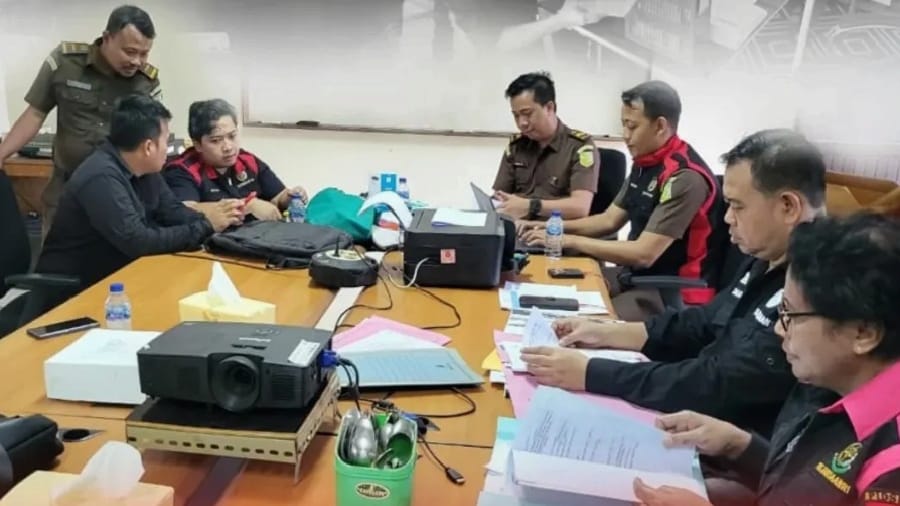 Kejati Jatim Geledah Kantor BUMD Terkait Dugaan Korupsi Jasa Kepelabuhanan Probolinggo