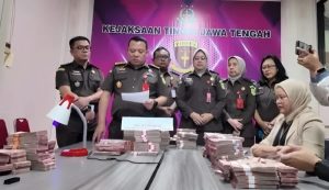 Kejati Jateng Sita Uang Hasil Korupsi BUMD PT CSA Rp6,5 Miliar dari Istri Tersangka