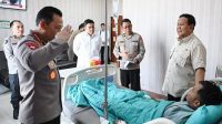 Jenguk Polisi Korban Luka, Presiden Berikan Kenaikan Pangkat Luar Biasa