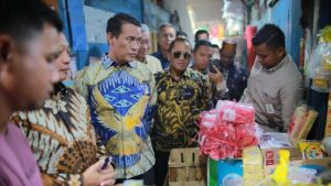 Kunjungi Pasar di Palembang, Mentan Amran Pastikan Ketersediaan Pangan Aman