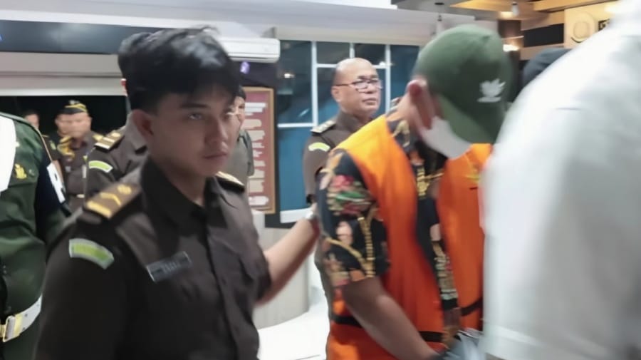 Kejati Bengkulu Tahan Tersangka ke-7 dan 8 Kasus Kredit PT Desaria Plantation Mining
