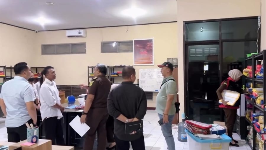 Kejari Mataram Geledah Kantor BPN Lombok Barat, Sita 36 Dokumen Kasus Korupsi Aset Tanah