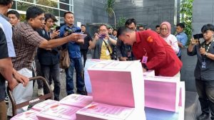 Kejari Jakarta Pusat Limpahkan Berkas 9 Terdakwa Korupsi Tata Kelola Minyak Pertamina ke Pengadilan Tipikor