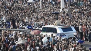 Rakyat Padati Jalan Kebesaran, Iringi Presiden Prabowo Menuju Upacara HUT ke-80 TNI
