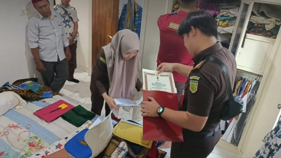 Kejari Tubaba Geledah Rumah Pejabat DLH Terkait Dugaan Korupsi