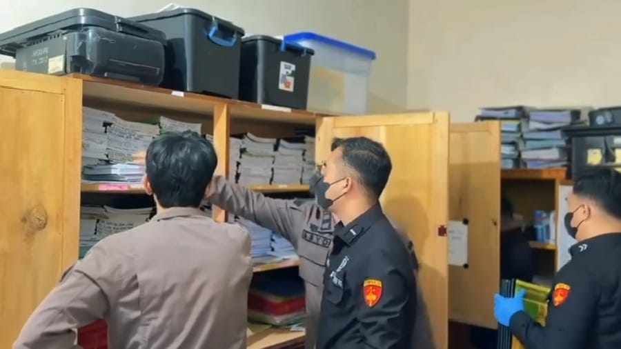 Kejari Bone Bolango Geledah Kantor Dinas PUPR Terkait Dugaan Korupsi Proyek Irigasi