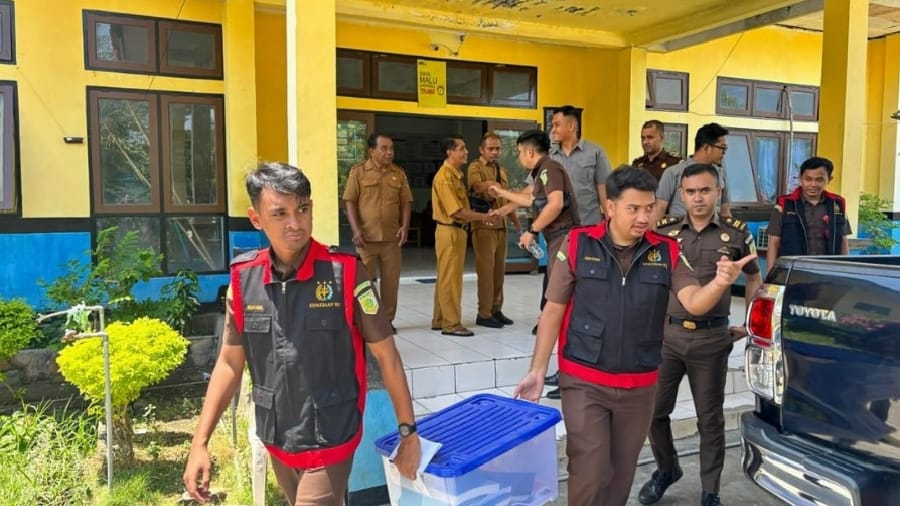 Kejari Lembata Geledah Tiga Lokasi Terkait Dugaan Korupsi Proyek Jalan Rp10,5 Miliar