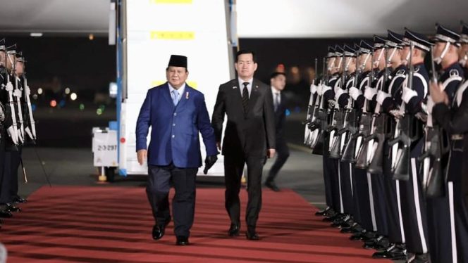 
Dok. Kedatangan Presiden Prabowo Republik Korea Selatan Untuk Menghadiri KTT APEC 2025/Foto: BPMI Setpres) 