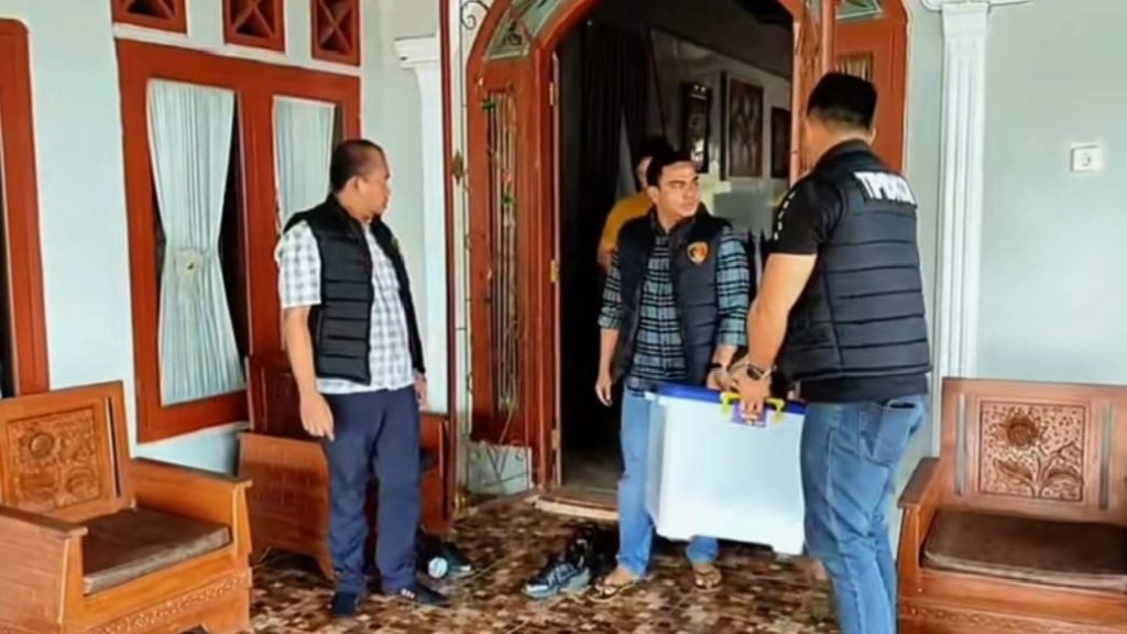 Polda Bengkulu Geledah Rumah Sekwan DPRD Terkait Dugaan Korupsi Program Bedah Rumah Rp4,1 Miliar