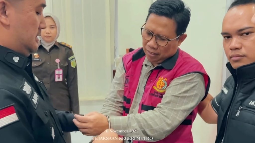 Kejari Metro Tahan Dua Tersangka Kasus Korupsi Jalan Dr. Soetomo Senilai Rp1 Miliar