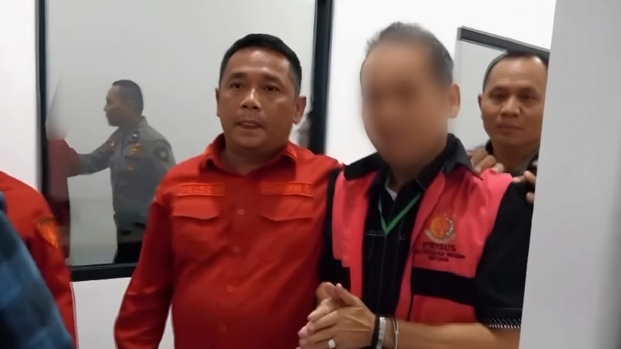 Kejari Medan Tahan Dua Tersangka Kasus Korupsi BBM Subsidi Kendaraan Sampah
