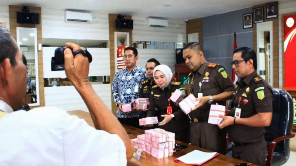 Kejari Tanjungpinang Serahkan Uang Pengganti Rp1,5 Miliar dari Kasus Korupsi Proyek Studio TVRI Kepri