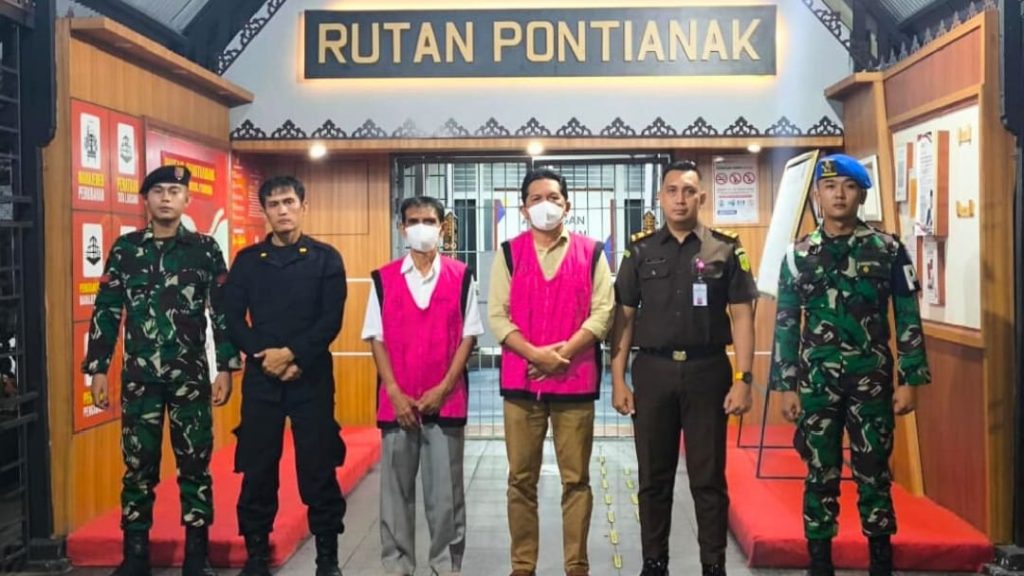 Kejati Kalbar Tahan Dua Tersangka Dugaan Korupsi Dana Hibah Mujahidin