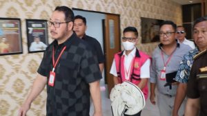 Kejati NTB Tahan Ketua Fraksi Golkar DPRD NTB Terkait Kasus Gratifikasi Dana Siluman