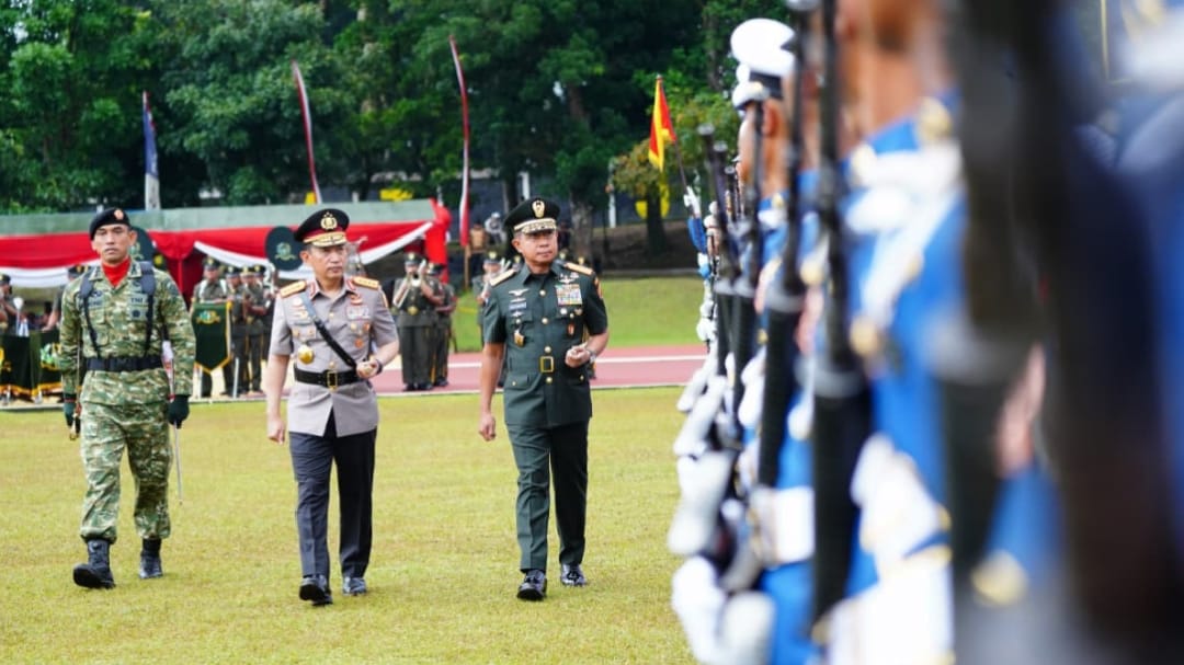 Panglima TNI dan Kapolri Pimpin Wisuda 1.621 Prabhatar di Akmil Magelang