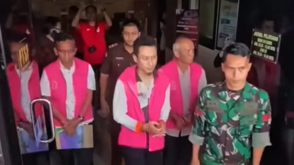 Kejari Lombok Tengah Tetapkan Tiga Tersangka Korupsi Insentif Pajak Penerangan Jalan