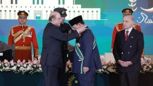 Presiden Pakistan Sematkan Bintang Kehormatan “Nishan-e-Pakistan” kepada Presiden Prabowo