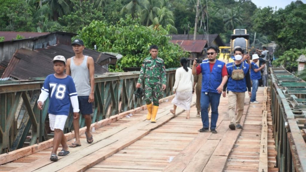 Satgas Yonzipur I/DD Rampungkan Pemasangan Jembatan Bailey di Anggoli Tapanuli Tengah